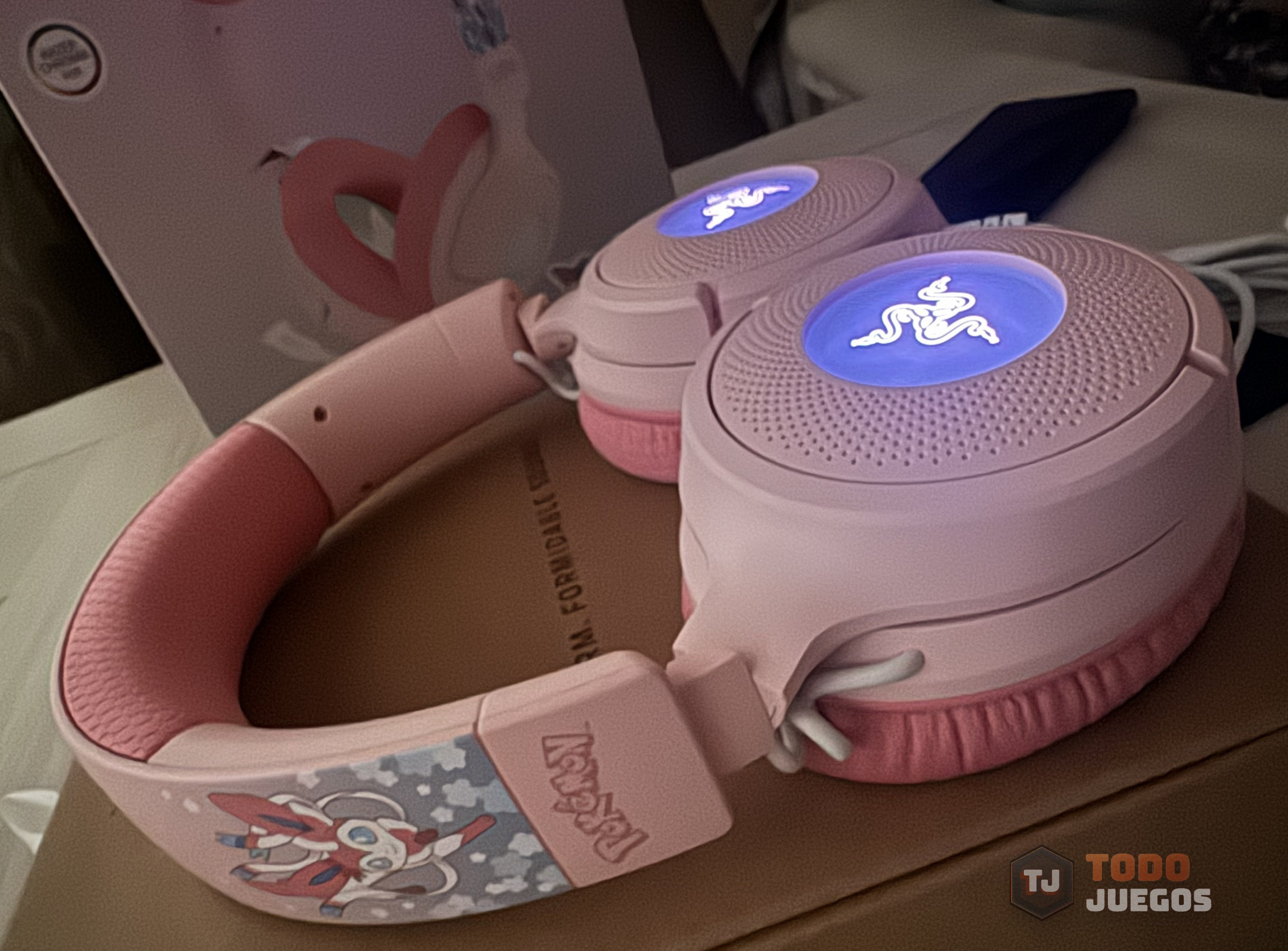 Razer Kraken V4 X  Sylveon Edition - Imagen 11