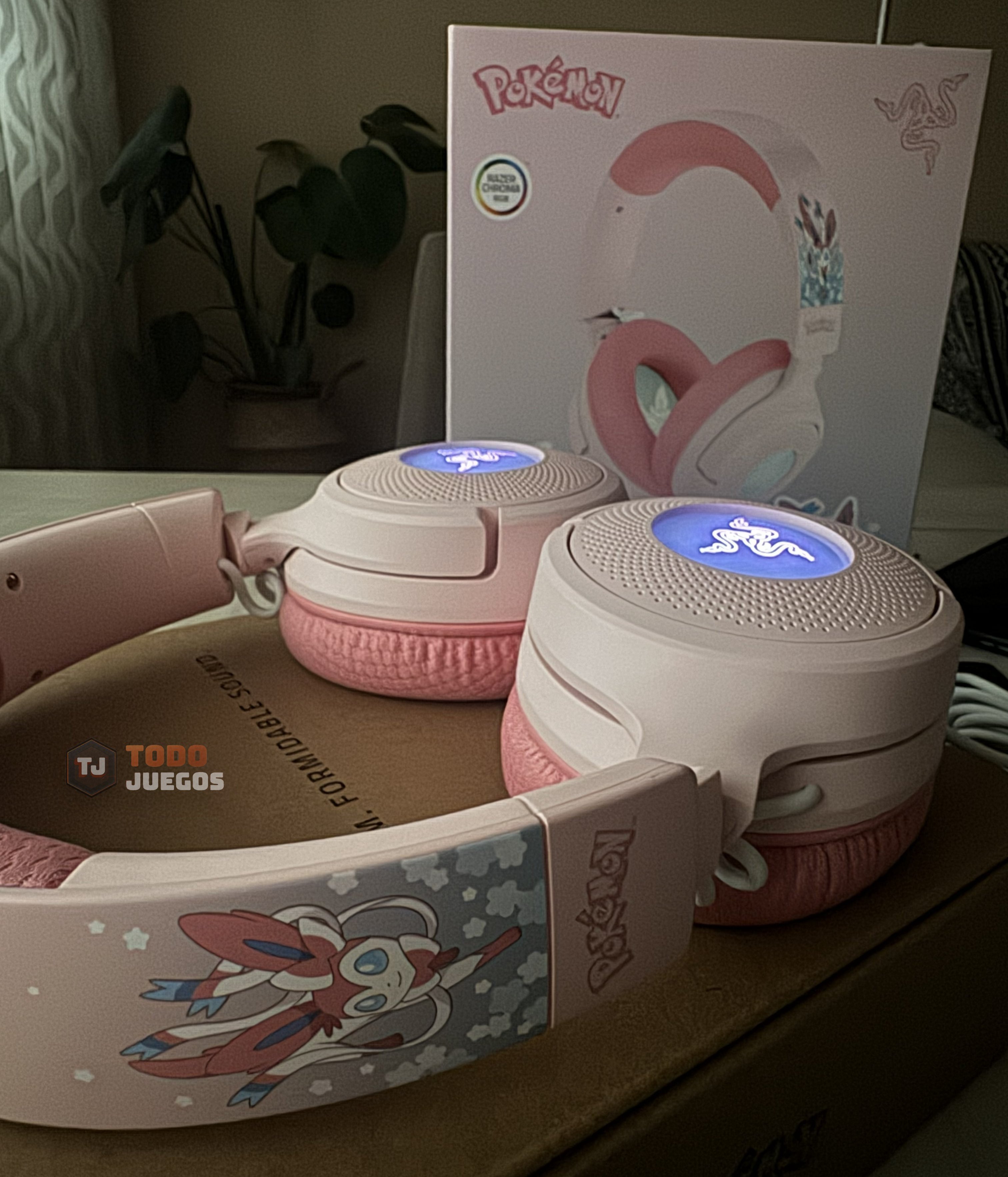 Razer Kraken V4 X  Sylveon Edition - Imagen 15