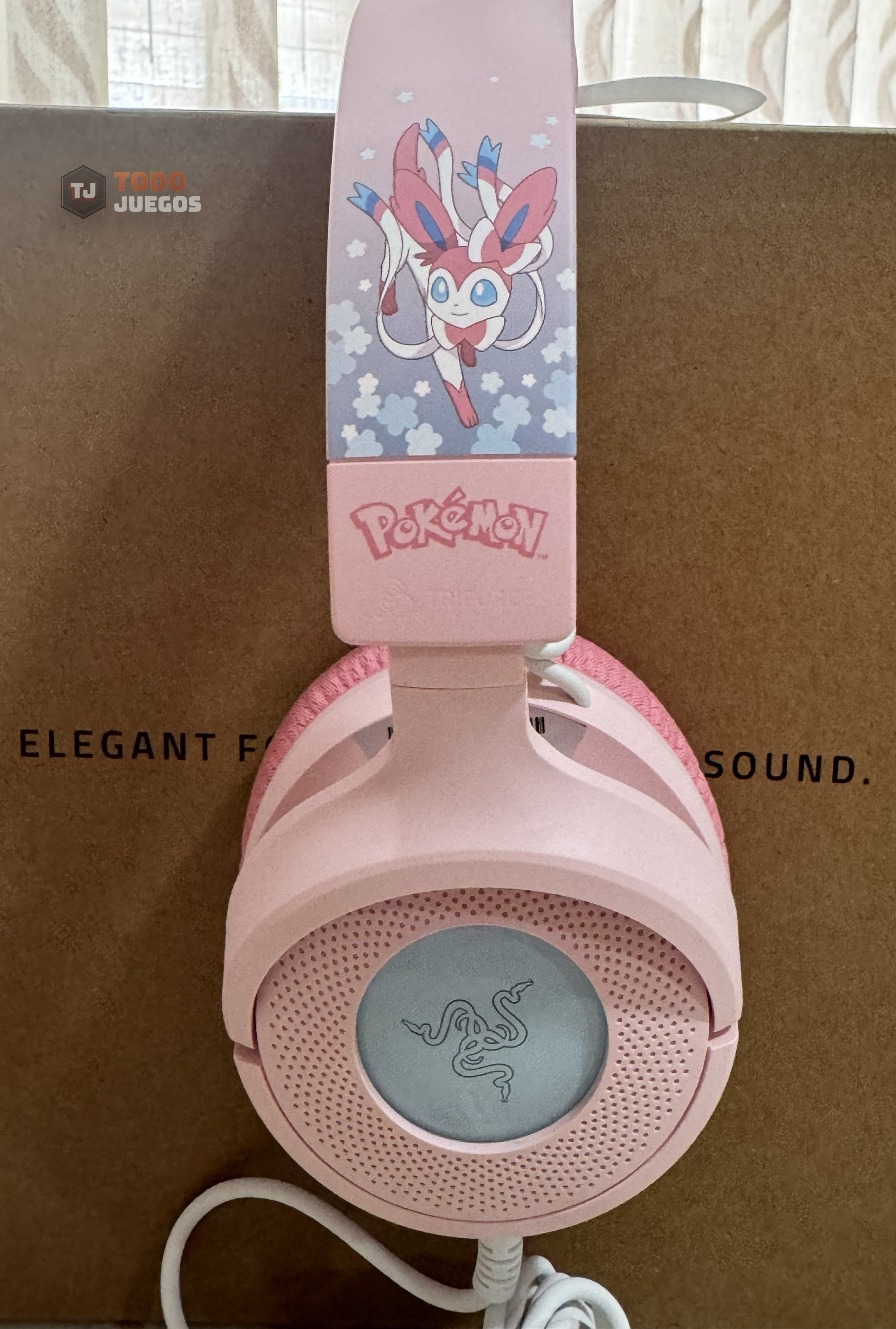 Razer Kraken V4 X  Sylveon Edition - Imagen 1