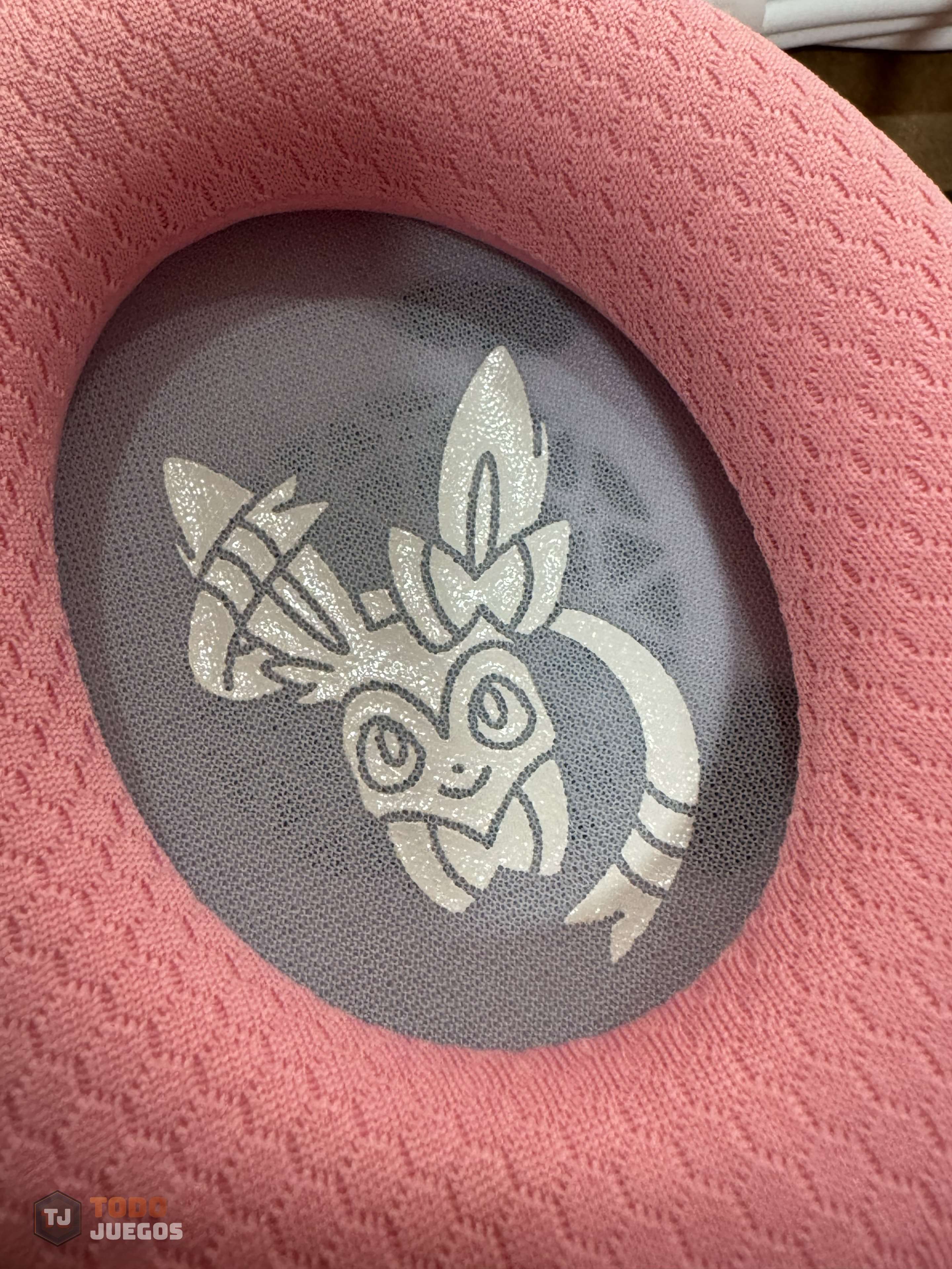 Razer Kraken V4 X  Sylveon Edition - Imagen 8